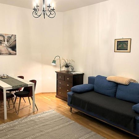 Casa Nostra - Ruhige Stadtwohnung Mit Balkon Wina Bagian luar foto