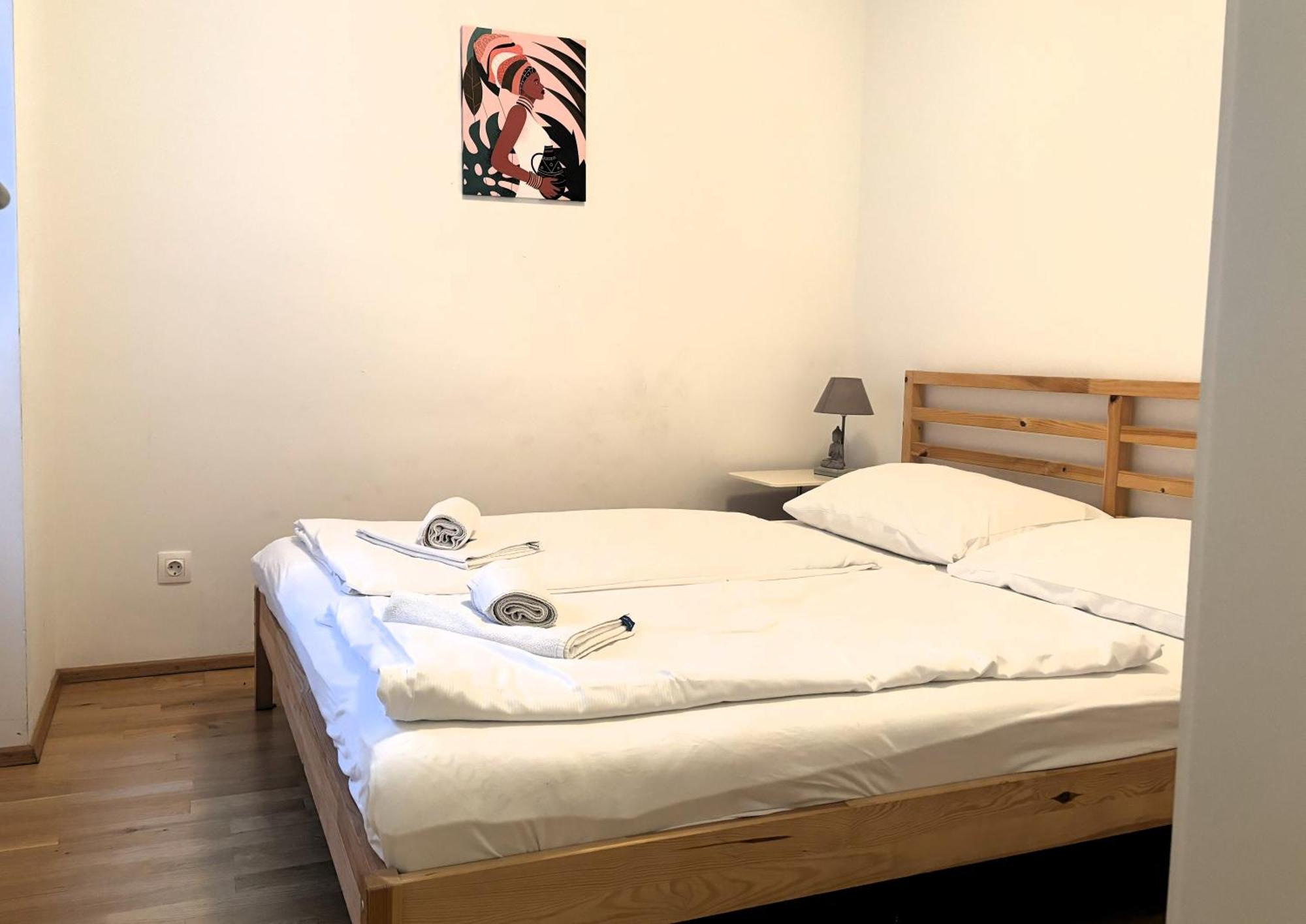 Casa Nostra - Ruhige Stadtwohnung Mit Balkon Wina Bagian luar foto
