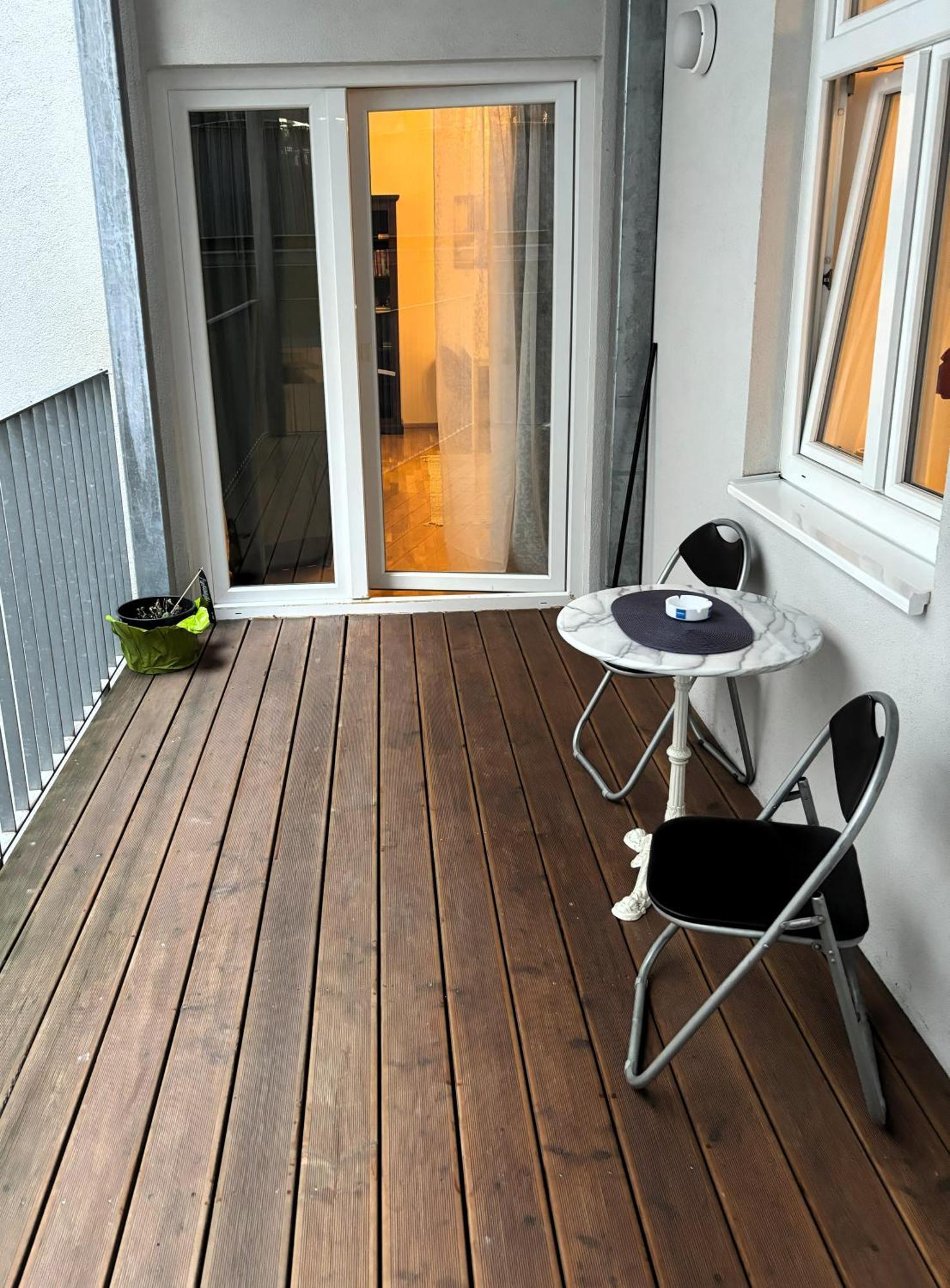 Casa Nostra - Ruhige Stadtwohnung Mit Balkon Wina Bagian luar foto